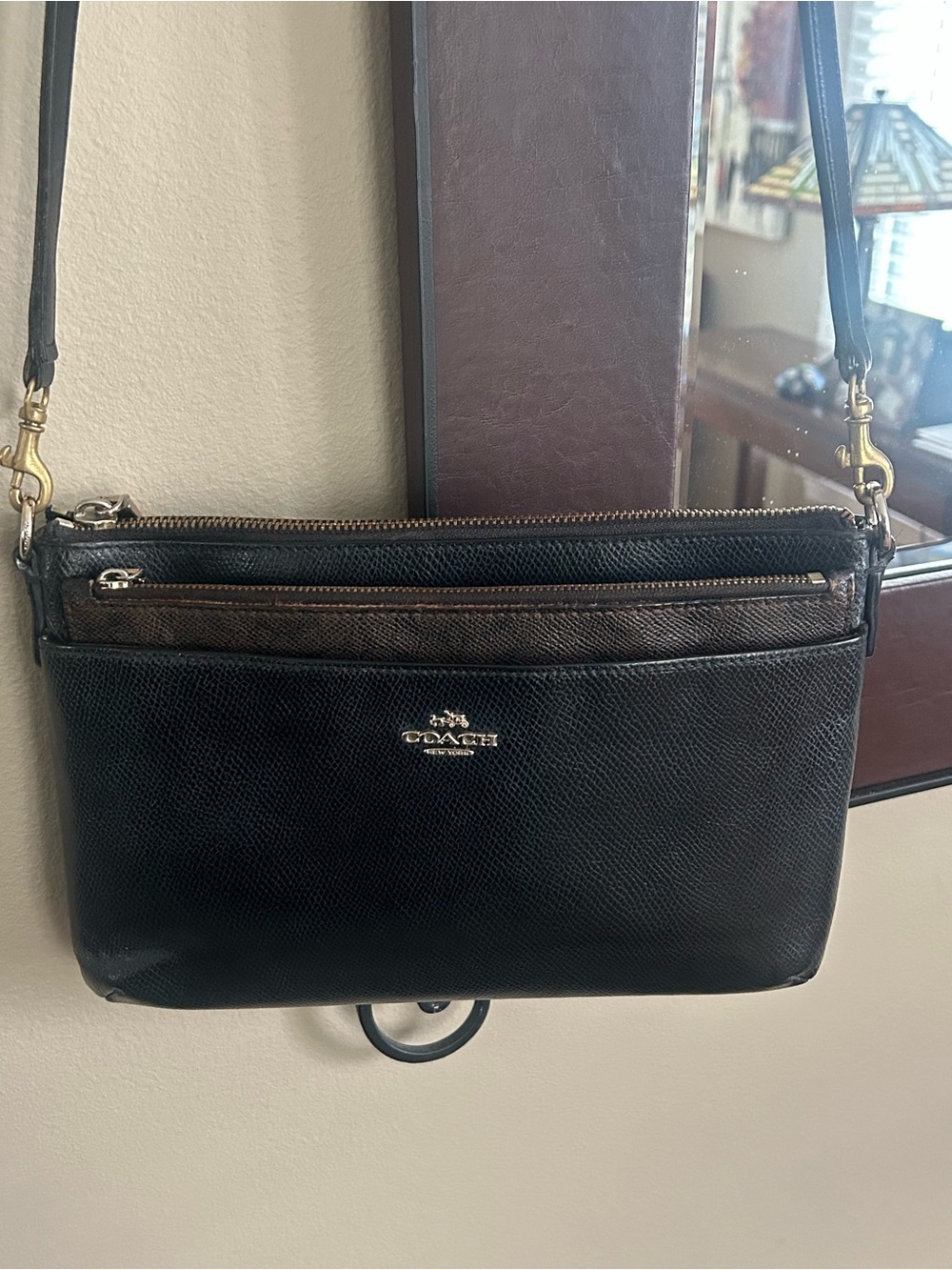 Coach East/West swing pack, black, leather and brown pop out pouch Crossbody - Picture 3 of 13